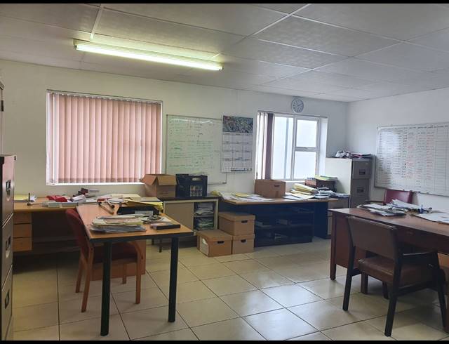 327M² FACTORY RENTED IN SAXENBURG PARK 2